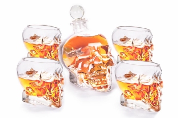 Lucky Shot Bullet Whiskey Skull Decanter Set